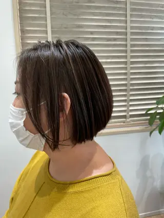 ミディアム 白髪ぼかしハイライト 💫ミネ　ヒロシのヘアスタイル
