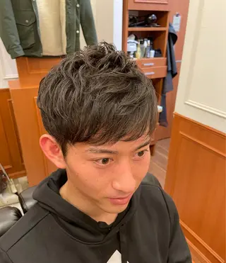 ショート パーマ メンズ 【24時まで営業✨】 吉本 成樹のヘアスタイル
