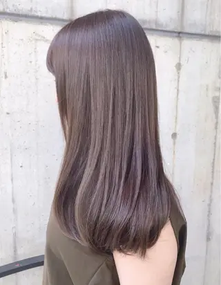 セミロング カラー AKI アキのヘアスタイル