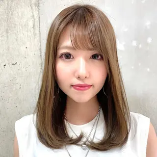 ミディアム ブリーチなし 透明感カラー/艶髪のヘアスタイル