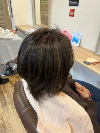 ショート カラー 藤野 友杏那のヘアスタイル