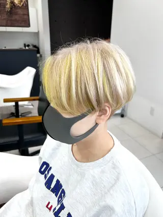 ショート カラー VIRAL ヴァイラルのヘアスタイル