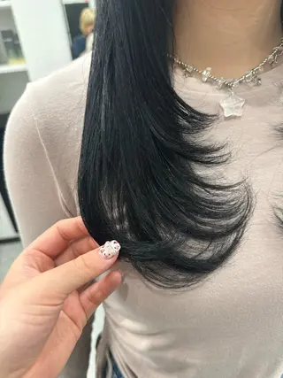 ロング カラー 𝘀𝗮𝗲 ⑅*/ 艶髪/ショートボブのヘアスタイル