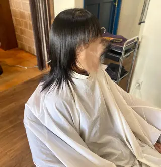 ミディアム 肥田 夕蘭のヘアスタイル
