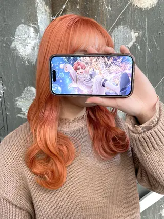 セミロング カラー インナーカラー 推し ブリーチ  髪質改善のヘアスタイル