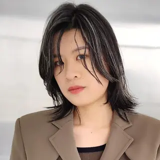ミディアム カラー イシグリ イチのヘアスタイル