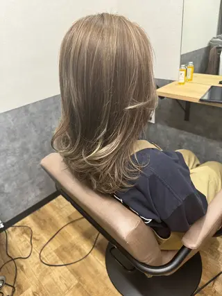 セミロング カラー reeed konnoのヘアスタイル