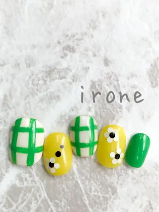 ネイル 小さなサロン ironeのネイルデザイン