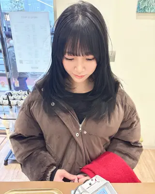 セミロング カラー ケアブリーチ 坪井佑樹のヘアスタイル