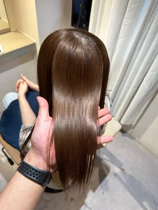 セミロング 必ず笑顔で帰っていた だきます！安田祐貴のヘアスタイル