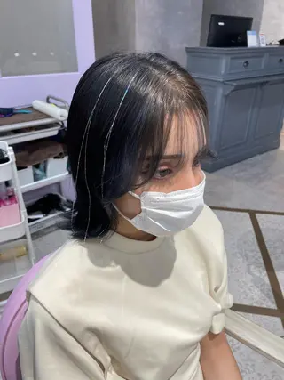 ミディアム Cielro/ダブル カラー/西田咲希のヘアスタイル