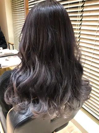 カラー 早川 真幸のヘアスタイル