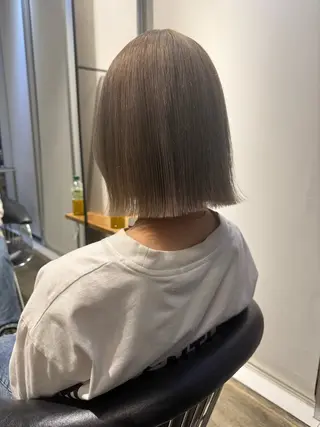 ミディアム カラー 須藤 優真 切りっぱなしボブのヘアスタイル