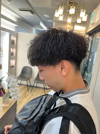 ショート パーマ ECLART 町田 井口聖也のヘアスタイル