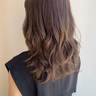 カラー 山口 莉奈のヘアスタイル