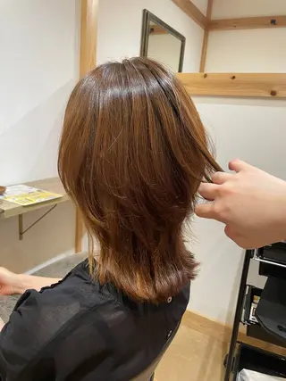 ミディアム 山口 里莉のヘアスタイル