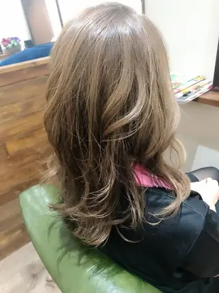 セミロング Rug Relief 吉田のヘアスタイル