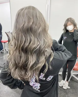 ロング カラー 🧡可愛い色落ち🧡 ハイトーン特化🧡のヘアスタイル