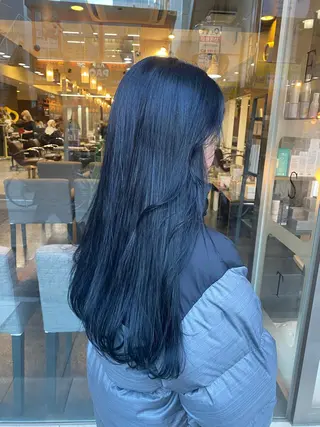 ロング カラー パーマ ヘアアレンジ メンズ キッズ ネイル マツエク・マツパ mana 暖色カラーカットのヘアスタイル