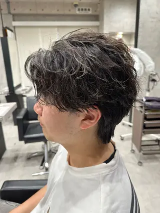 ショート パーマ メンズ ユウ🪄 パーマ指名No1のヘアスタイル