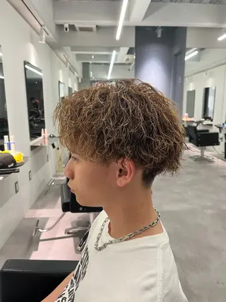 ミディアム パーマ メンズ 高橋 周のヘアスタイル