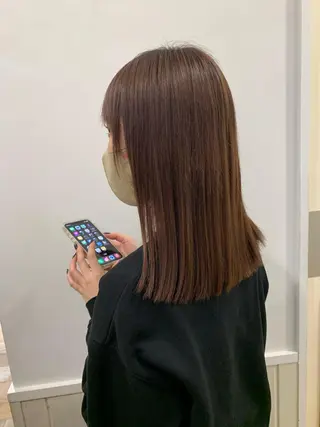 ミディアム カラー ぱつっとボブ/ 小野あかねのヘアスタイル