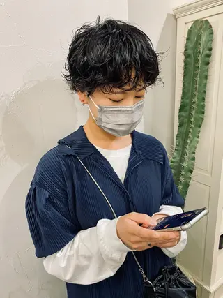 ショート パーマ 宮腰 瑠果のヘアスタイル
