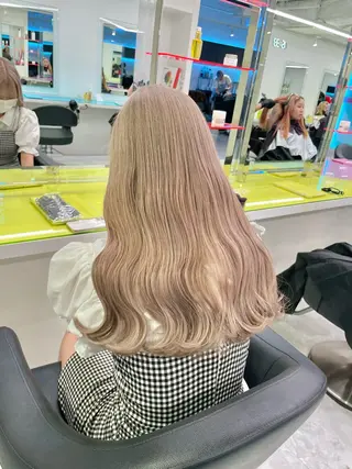 ロング カラー ダメージレスハイ トーン💖kanonのヘアスタイル