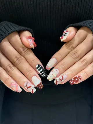 ネイル シオリ ⪩⪨のネイルデザイン