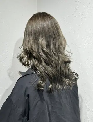 ロング ハイトーン/レイヤー /艶カラー🎀のヘアスタイル