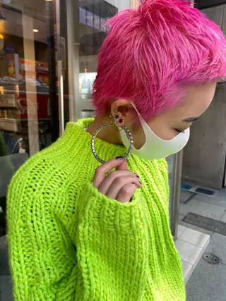 ショート カラー パーマ ヘアアレンジ メンズ キッズ ネイル mana 暖色カラーカットのヘアスタイル