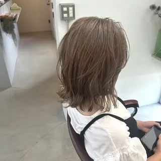 ミディアム 綿貫 美雪のヘアスタイル