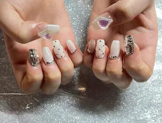 ネイル VIERU 🌈🎀💖のネイルデザイン