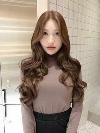 ロング カラー Kaede/ブリーチ なし/レイヤー🤍のヘアスタイル