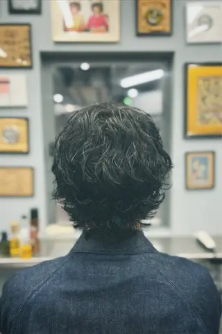 ミディアム パーマ メンズ 池袋メンズパーマ フェード純平のヘアスタイル