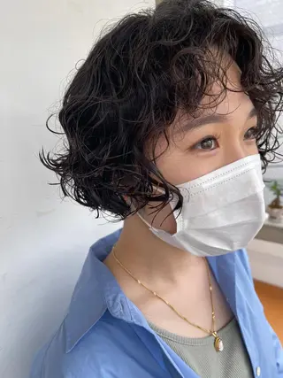 ショート パーマ 💓パーマ，💗 レイヤーカットのヘアスタイル