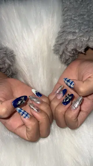 ネイル OPHELIA 𓃛のネイルデザイン