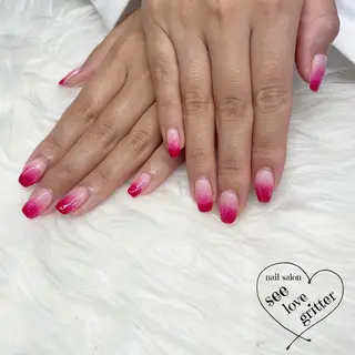 セミロング see love gritterのネイルデザイン