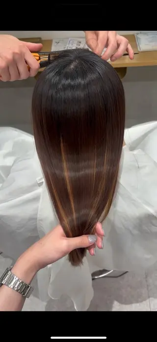 ロング カラー 櫻井 綸那のヘアスタイル