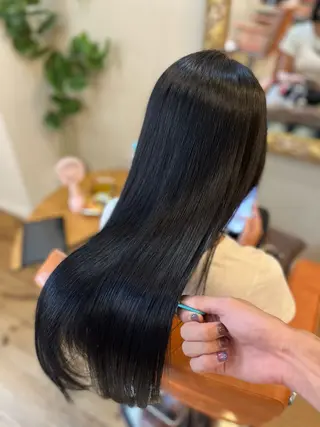 ロング ⚪️髪質改善 縮毛 店長 コウ⚪️のヘアスタイル