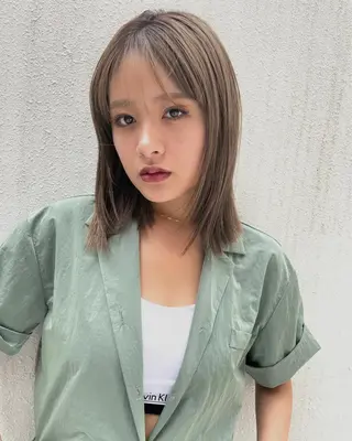 ミディアム カラー レイヤー べージュ 白石研太のヘアスタイル