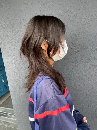 セミロング 韓国タッセルカット レイヤーカットのヘアスタイル