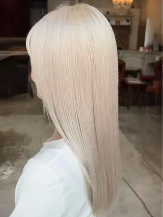 ロング カラー 🖤ハイトーン× レイヤー🖤SARAのヘアスタイル