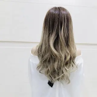 ロング ili 梅田のヘアスタイル