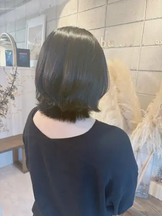 ミディアム 中村 潮音のヘアスタイル