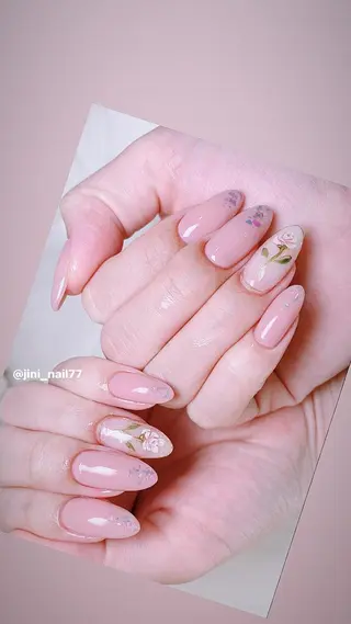 ネイル JINI NAIL所属・ジニ ネイルのネイルデザイン