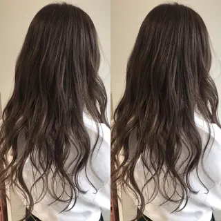 ロング カラー 小栗 麻衣のヘアスタイル