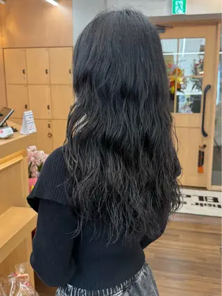 ロング パーマ 髪質改善美容師 🪽YOSSYのヘアスタイル