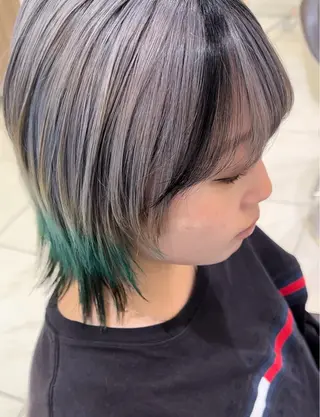 ショート カラー 【複雑履歴ブリーチ】 中村　玲仁のヘアスタイル