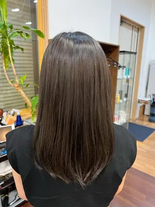 ミディアム カラー 亀田 未有のヘアスタイル